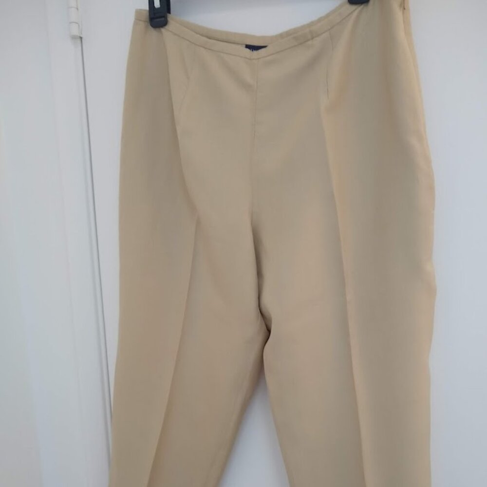 Vintage  Ann Taylor  women's   size  12  silk dress pants  beige/buff